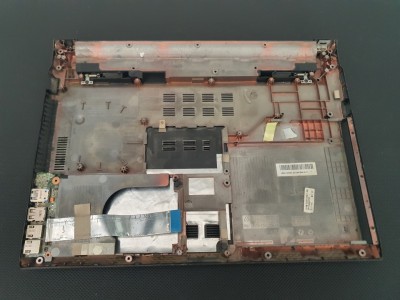 Asus U46E BAL7  Alt Kasa Asus U46E BAL7  Alt Kasa