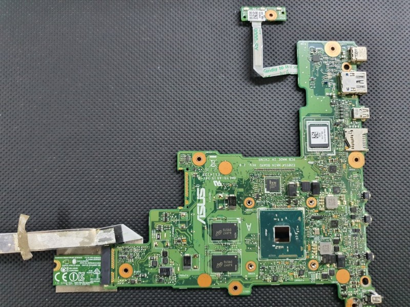 Asus Transformer EeeBook Flip E205SA Celeron Anakart (SR29H) 2 GB Ram 32 GB eMMC