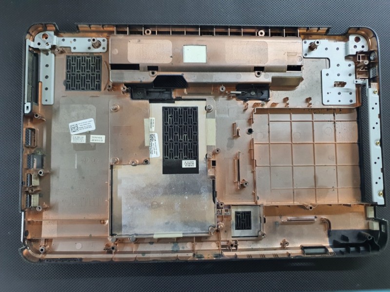 DELL VOSTRO 1015 - 7670 Üst Kasa + Touchpad + Alt Kasa + Ekran Cover