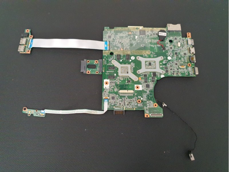 Exper Q5V - Grundig GNB 1565 A1 İ3 - 1588 B1 İ5 - 1598 B1 İ7 Anakart N13P-GLR-A1 / DA0TWDMB6D0 Rev. D