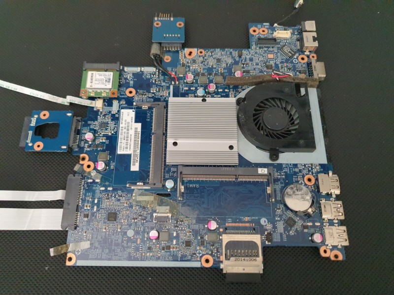 Grundig GNB 1550 A1 B2 Celeron Anakart N2830 ( SR1W4 ) 6-71-W54T0-D03 Grundig GNB 1550 A1 B2 Celeron Anakart N2830 ( SR1W4 ) 6-71-W54T0-D03