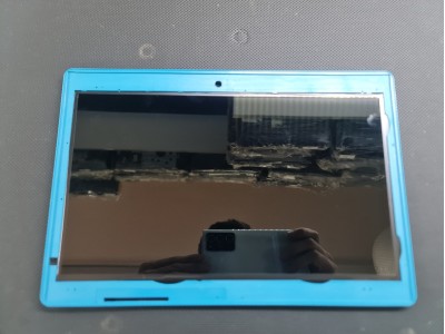 Hometech M1106BFP  Ekran 