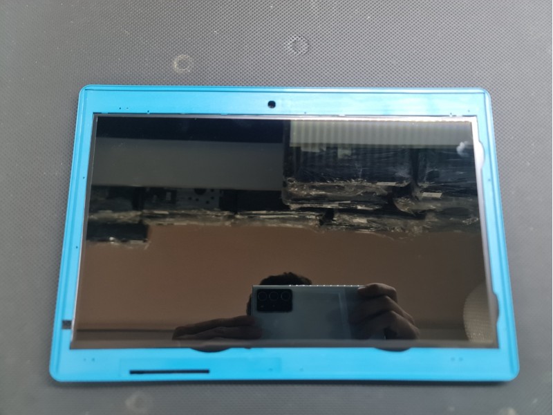 Hometech M1106BFP  Ekran