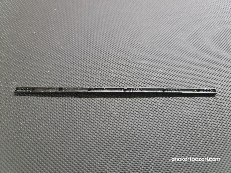 Huawei MateBook X Pro Ekran Menteşe Çıtası Huawei MateBook X Pro Ekran Menteşe Çıtası