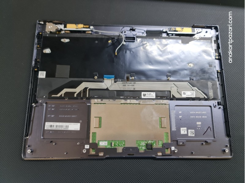 Huawei MateBook X Pro Üst Kasa + Klavye + Touchpad + Power Buton + Ekran Cover + Menteşe + Menteşe Çıtası Huawei MateBook X Pro Üst Kasa + Klavye + Touchpad + Power Buton + Ekran Cover + Menteşe + Menteşe Çıtası