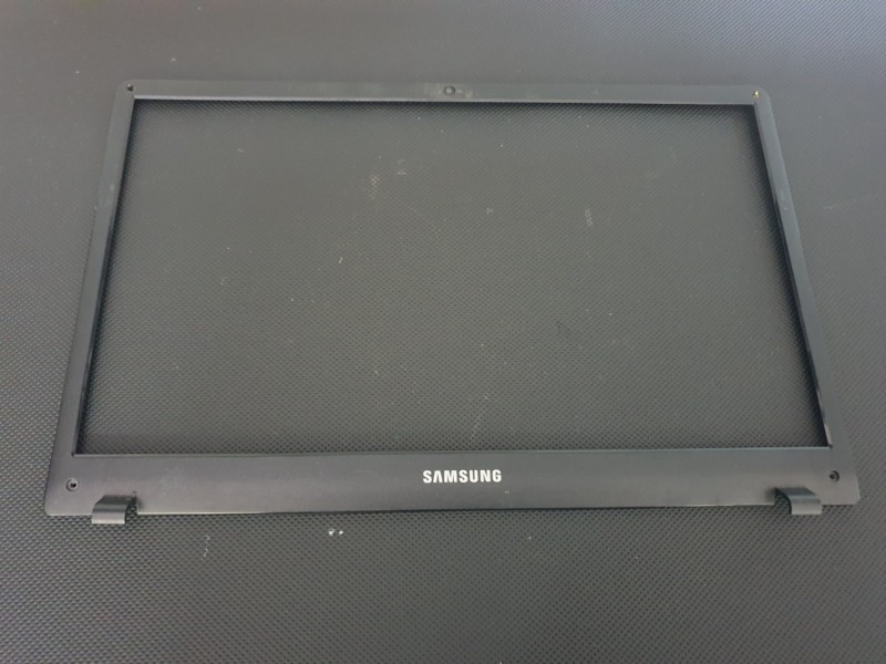 SAMSUNG NP300 NP300E5A NP300E5C NP300E5X Bezel SAMSUNG NP300 NP300E5A NP300E5C NP300E5X Bezel