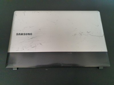 Samsung NP300 NP300E5A NP300E5C NP300E5X Ekran Cover
