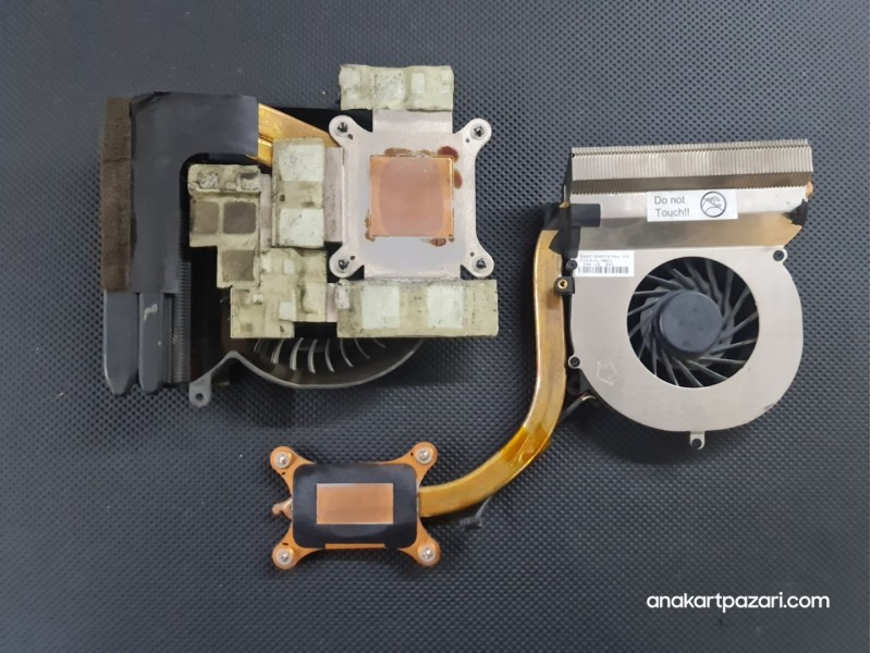 Samsung 700G NP700G7C Soğutucu Blok + Fan Samsung 700G NP700G7C Soğutucu Blok + Fan