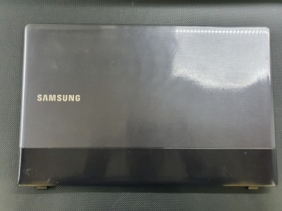 SAMSUNG NP300 NP300E5A NP300E5C NP300E5X Ekran Cover + Bezel