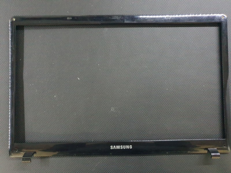 SAMSUNG NP300 NP300E5A NP300E5C NP300E5X Ekran Cover + Bezel