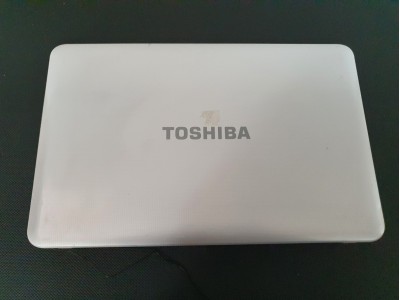 Toshiba Satellite C850 C855 L850 L855 Ekran Cover