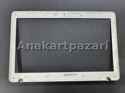 Toshiba Satelite C660 C665 Bezel ( Beyaz )