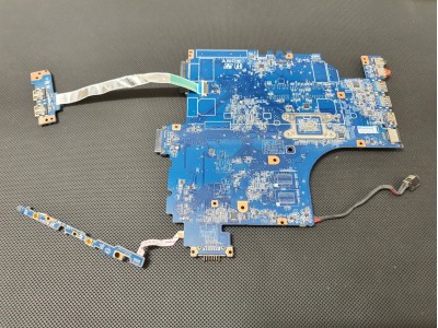 Sony Vaio SVF152 SVF1521PSTW SVF152C1WW  SVF153 SVF1532YSTB SVF1532SSTW  Anakart ( Pentium 2117U SR0VQ ) DA0HK9MB6D0 Rev.D