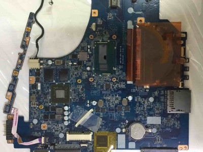 SONY VAİO SVF15 SVF152 SVF153  (İ7 4500U) ANAKART  GT740M ( 2GB EKRAN KARTI ) 