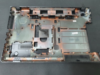 SAMSUNG NP300 NP300E5A NP300E5C NP300E5X Alt Kasa