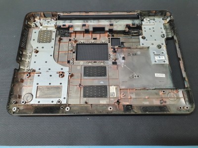Dell Inspiron N5010  Alt Kasa