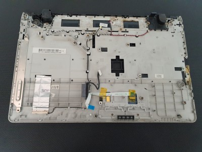 SAMSUNG NP300 NP300E5A NP300E5C NP300E5X Üst Kasa + Touchpad