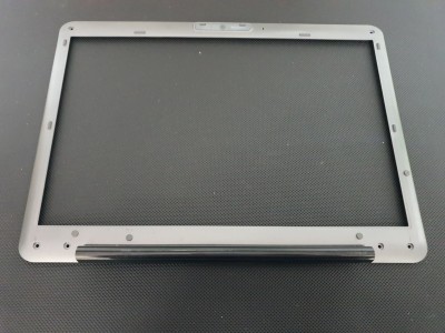 Toshiba A300 A305 U400 Bezel