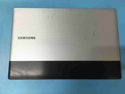Samsung RV511 RV515 RV509 RV520 Ekran Cover