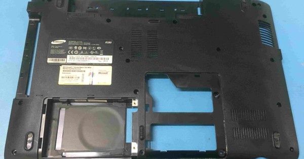 Samsung R540 R560 R580 R590 Alt Kasa
