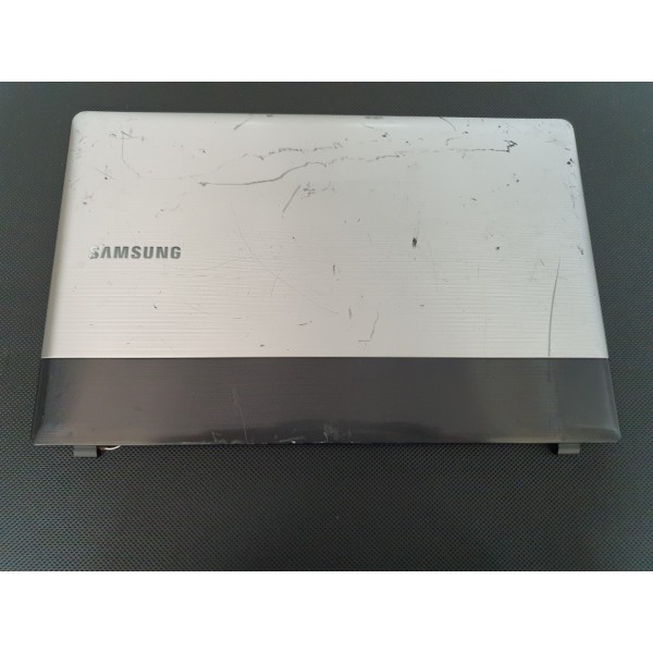 SAMSUNG NP300 NP300E5A NP300E5C NP300E5X Ekran Cover